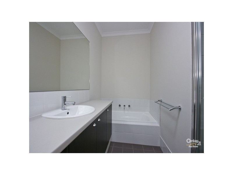 9 Macquarie Bend, Ellenbrook WA 6069
