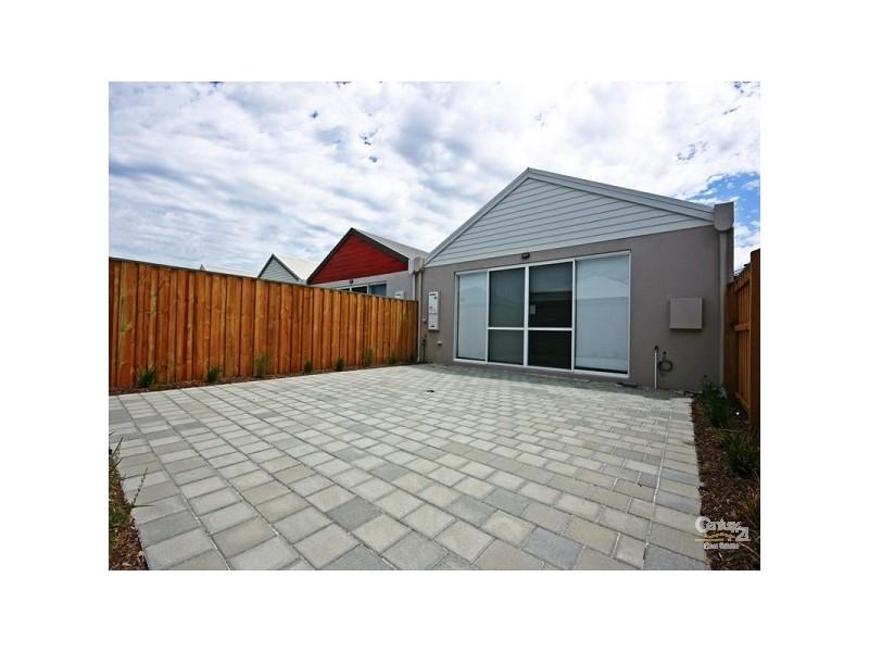9 Macquarie Bend, Ellenbrook WA 6069