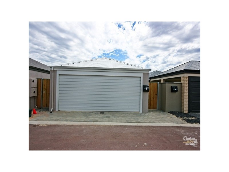 9 Macquarie Bend, Ellenbrook WA 6069