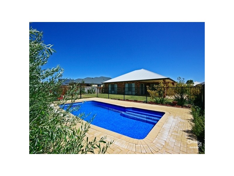 9 Kentchurch Bend, The Vines WA 6069