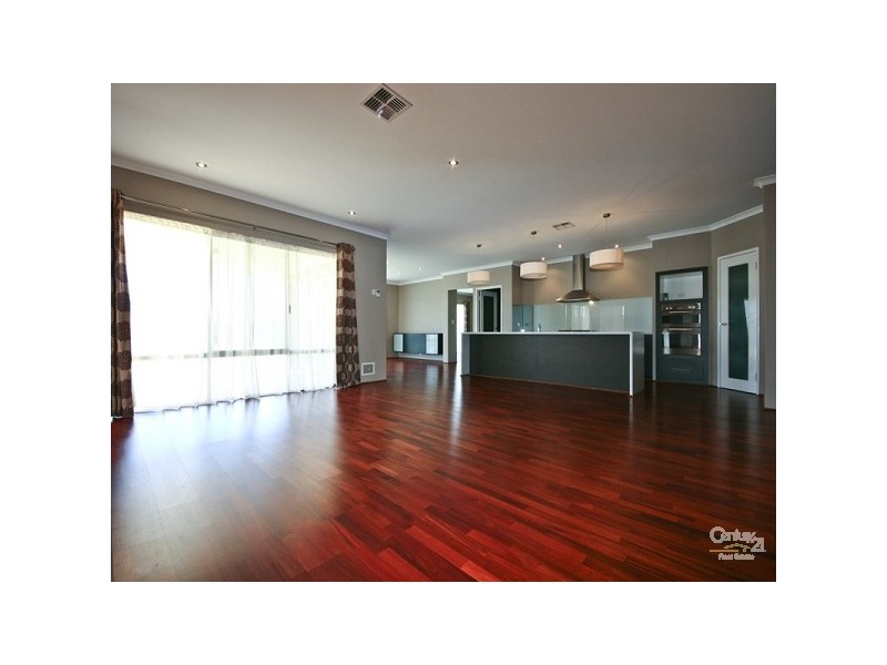 9 Kentchurch Bend, The Vines WA 6069