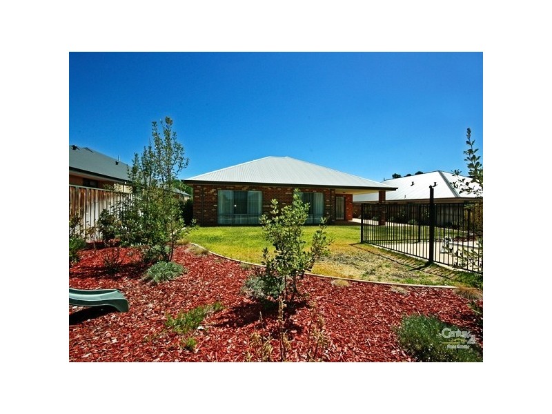 9 Kentchurch Bend, The Vines WA 6069