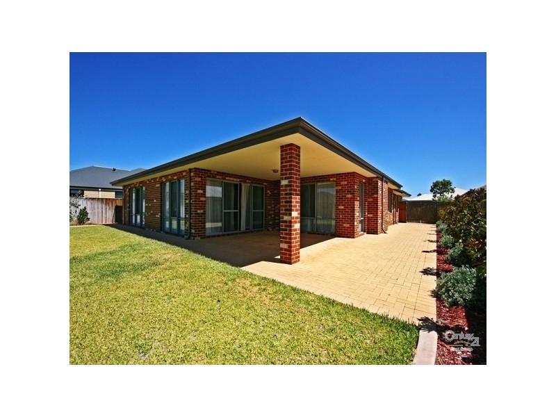9 Kentchurch Bend, The Vines WA 6069