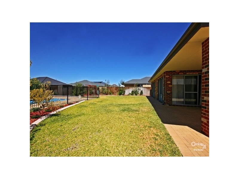 9 Kentchurch Bend, The Vines WA 6069
