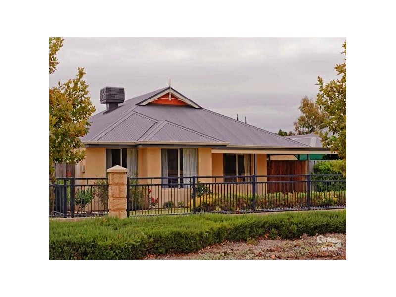 4 Flora Valley Grove, Ellenbrook WA 6069