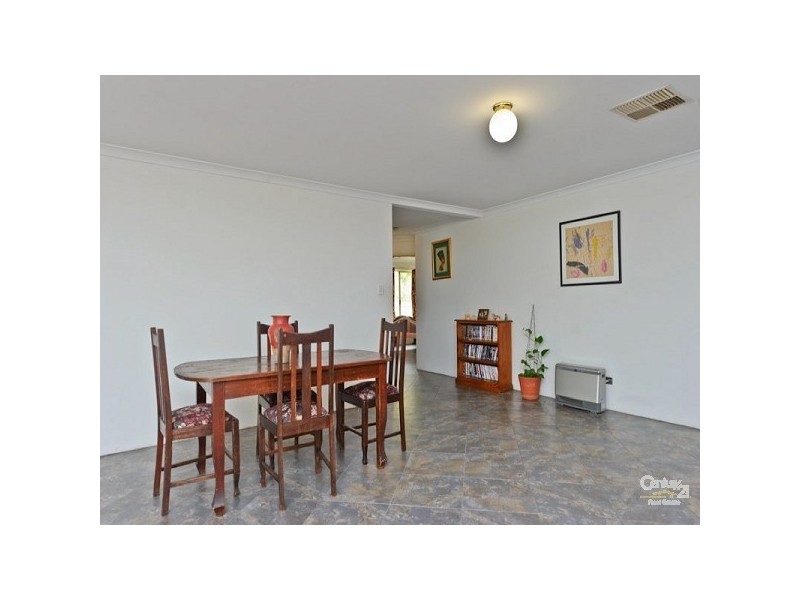 4 Flora Valley Grove, Ellenbrook WA 6069