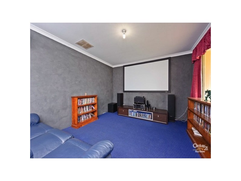 4 Flora Valley Grove, Ellenbrook WA 6069