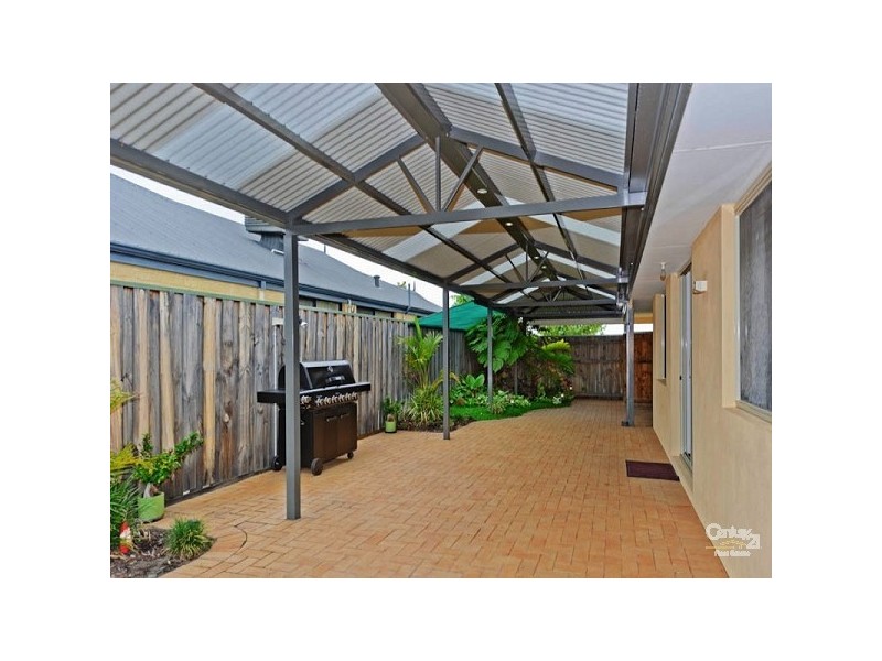 4 Flora Valley Grove, Ellenbrook WA 6069