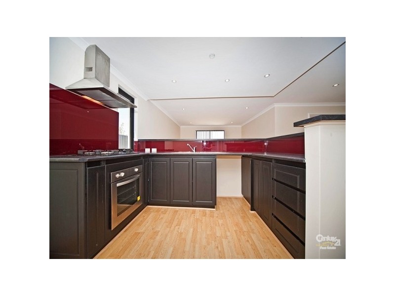 28 Kyneton Parkway, Aveley WA 6069