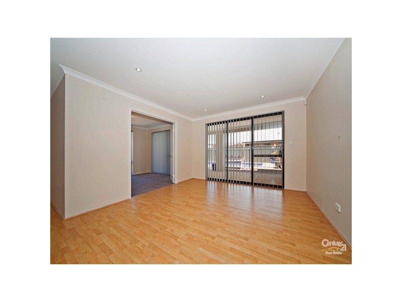 28 Kyneton Parkway, Aveley WA 6069