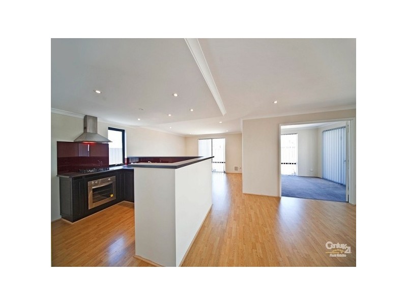 28 Kyneton Parkway, Aveley WA 6069