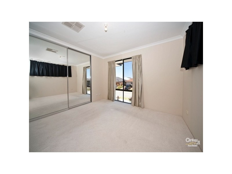 28 Kyneton Parkway, Aveley WA 6069