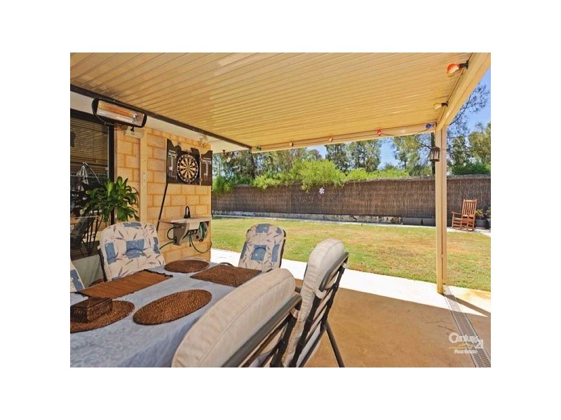 9 Mustang Dr, Henley Brook WA 6055