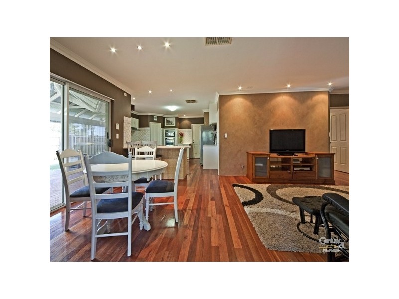 82 Sandown Circle, Henley Brook WA 6055