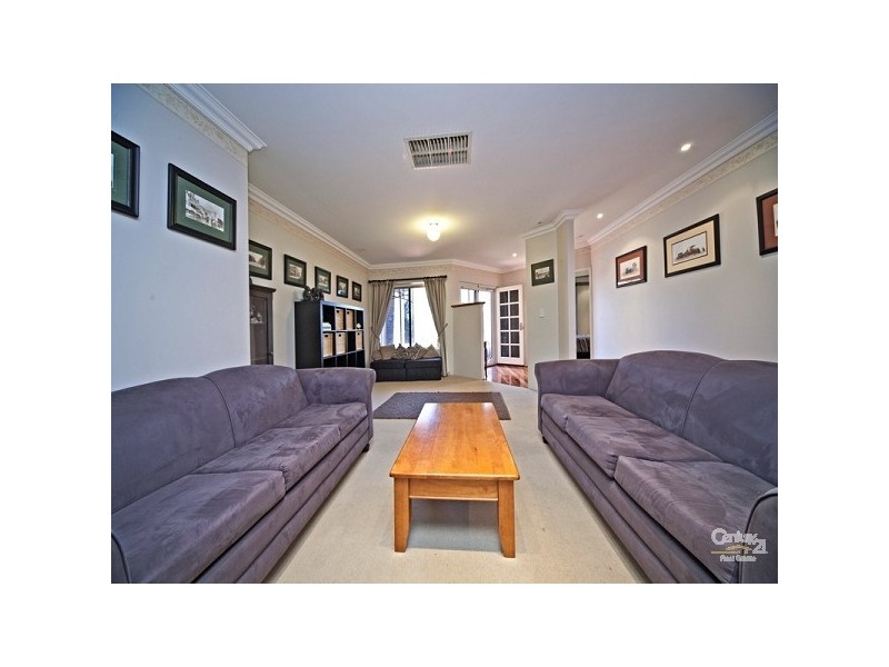 82 Sandown Circle, Henley Brook WA 6055