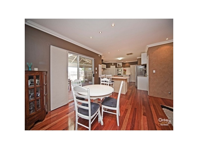 82 Sandown Circle, Henley Brook WA 6055