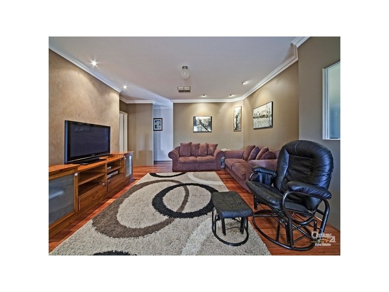 82 Sandown Circle, Henley Brook WA 6055