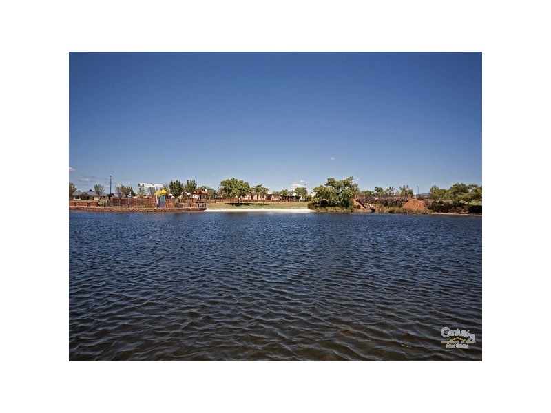 82 Sandown Circle, Henley Brook WA 6055