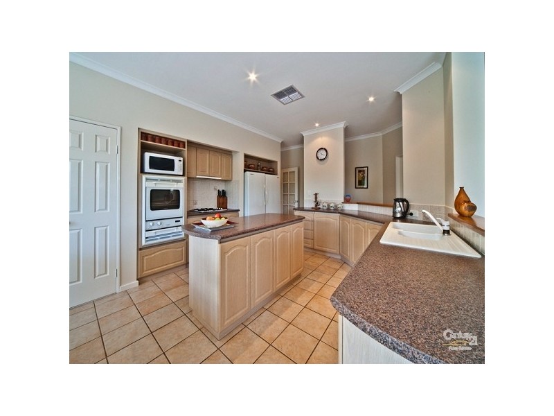 11 Asheville Pde, Landsdale WA 6065