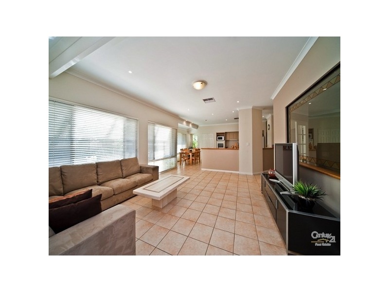 11 Asheville Pde, Landsdale WA 6065