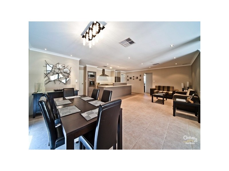 21 Whitehart Ent, Aveley WA 6069