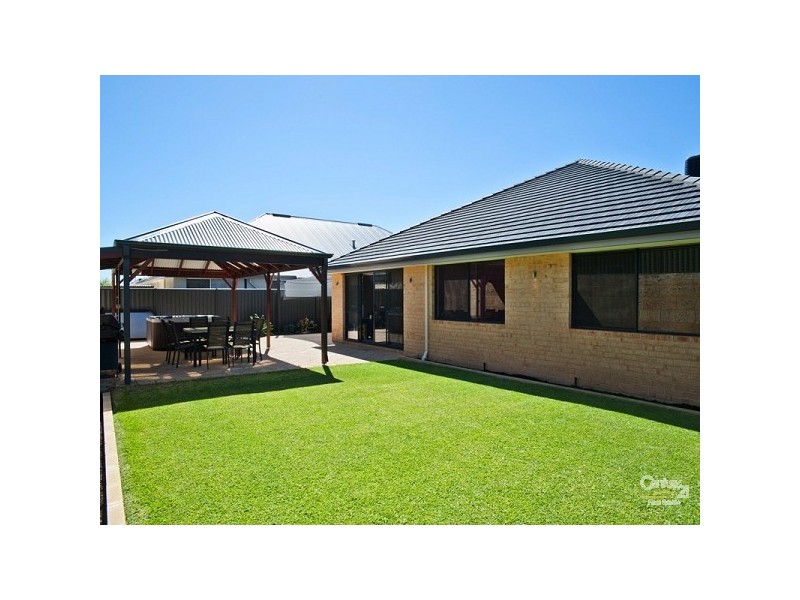 21 Whitehart Ent, Aveley WA 6069
