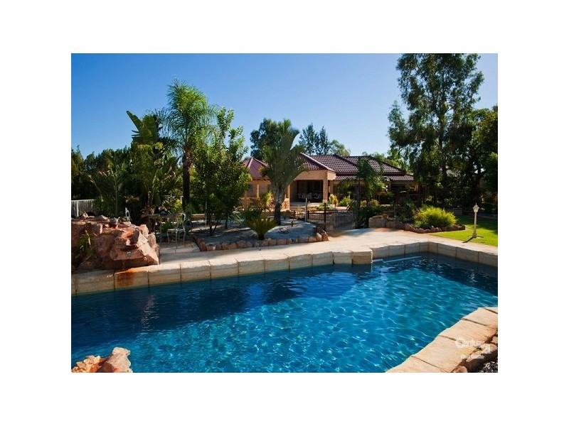 11 Newbury Close, Henley Brook WA 6055