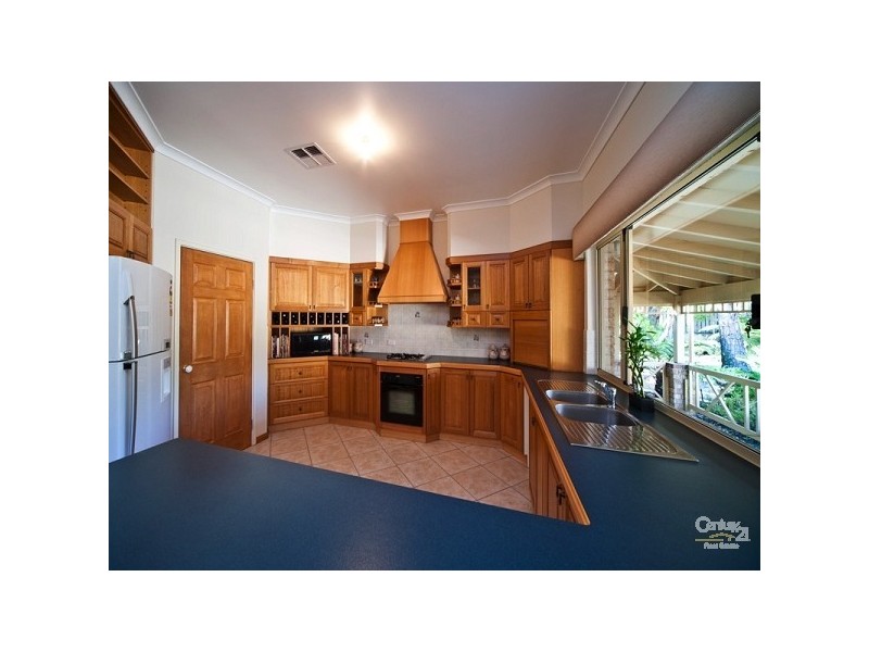 11 Newbury Close, Henley Brook WA 6055