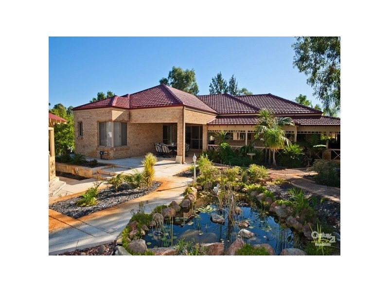 11 Newbury Close, Henley Brook WA 6055