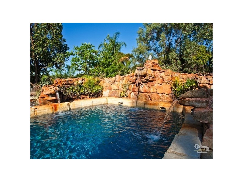 11 Newbury Close, Henley Brook WA 6055