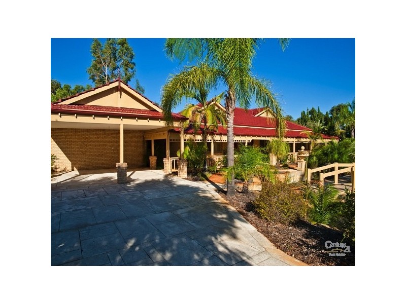 11 Newbury Close, Henley Brook WA 6055