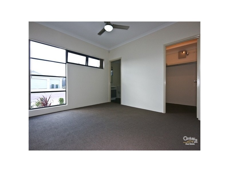 19 Ollave Cct, Aveley WA 6069
