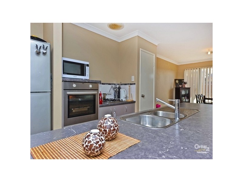 7 Jervis Dr, Ellenbrook WA 6069