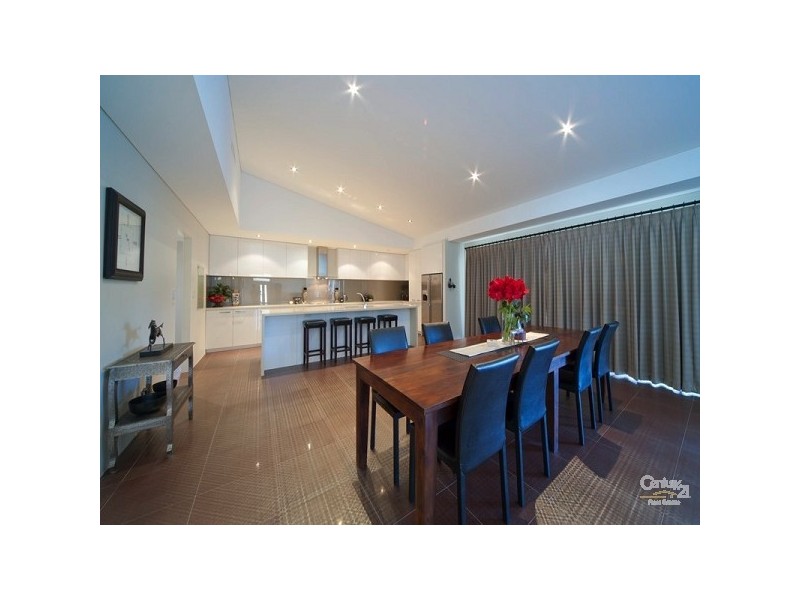 44 Roxburghe Drive, The Vines WA 6069