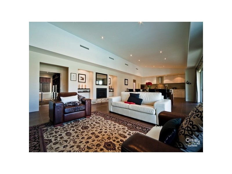 44 Roxburghe Drive, The Vines WA 6069
