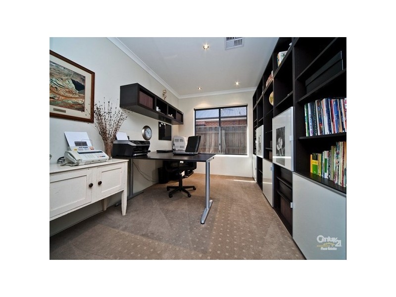 44 Roxburghe Drive, The Vines WA 6069