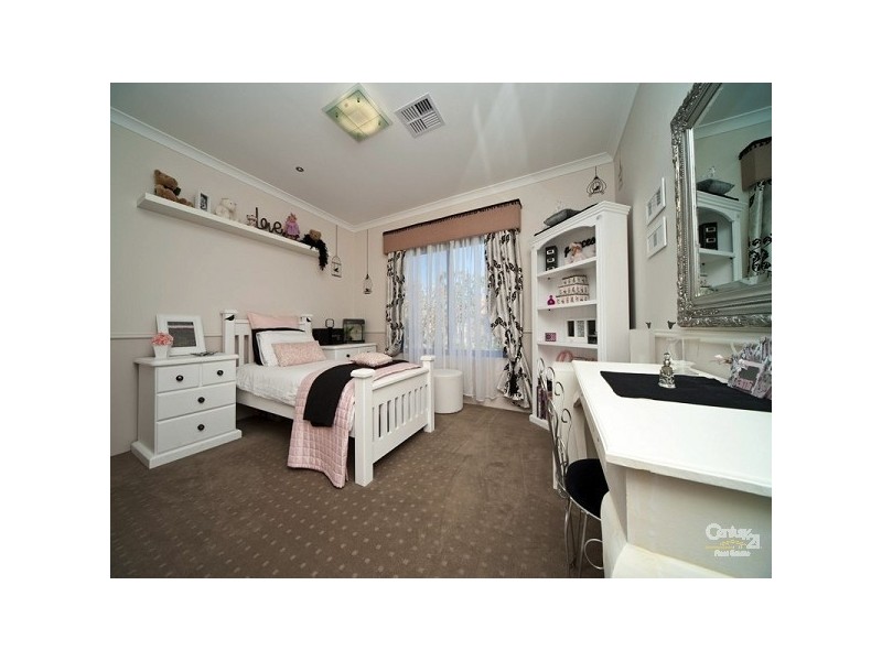 44 Roxburghe Drive, The Vines WA 6069