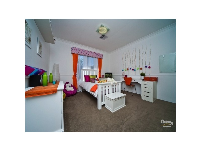 44 Roxburghe Drive, The Vines WA 6069