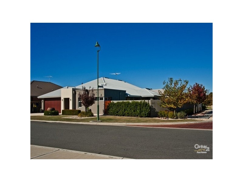 44 Roxburghe Drive, The Vines WA 6069