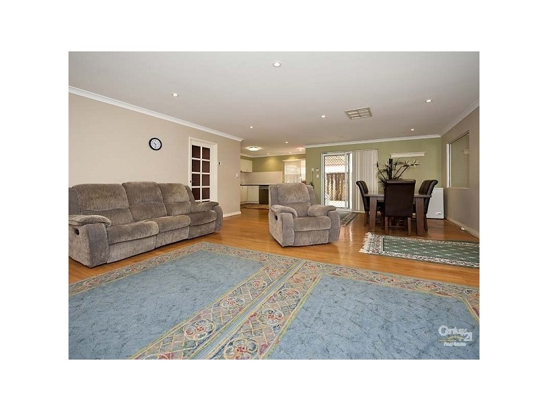5 Glade Terrace, Ellenbrook WA 6069