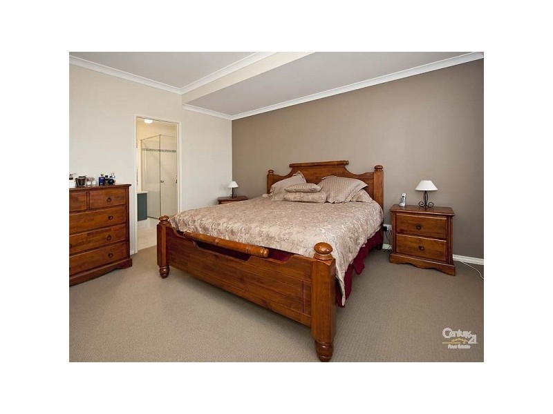 5 Glade Terrace, Ellenbrook WA 6069