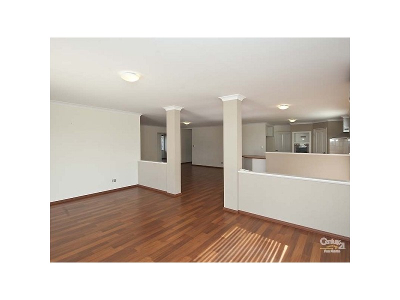 8 Bonsall Drive, Ellenbrook WA 6069