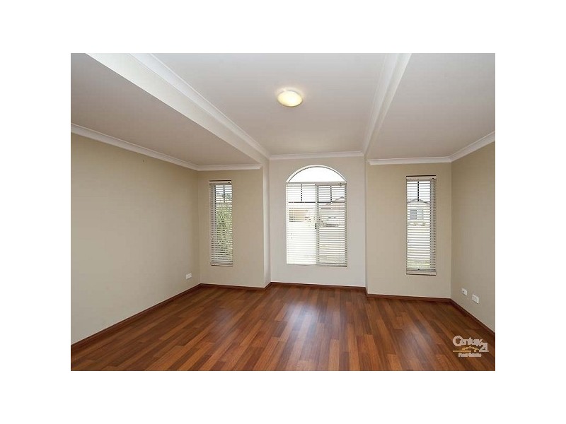 8 Bonsall Drive, Ellenbrook WA 6069