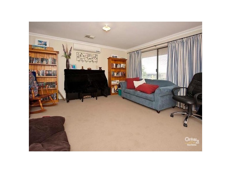 10 Alcala Street, Ellenbrook WA 6069