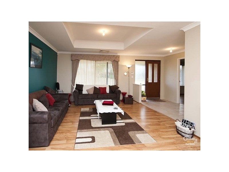 16 Daintree Loop, Ellenbrook WA 6069