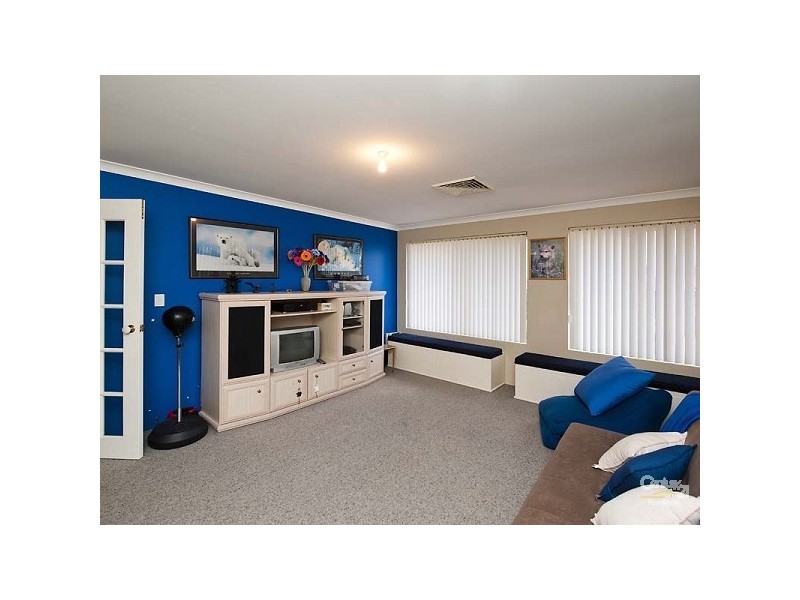 16 Daintree Loop, Ellenbrook WA 6069