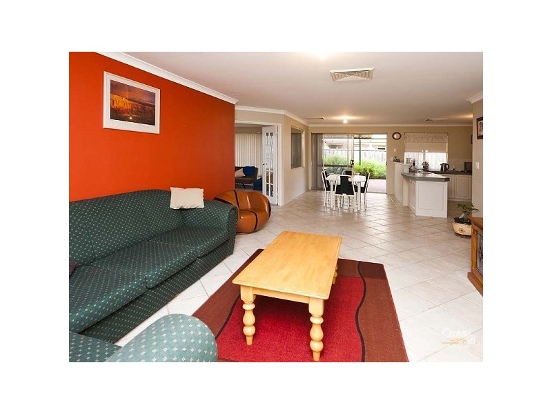 16 Daintree Loop, Ellenbrook WA 6069