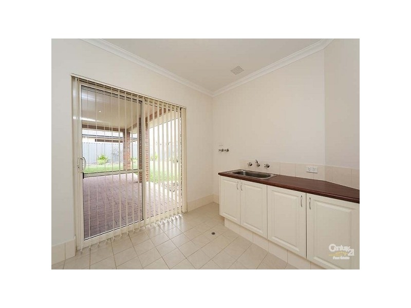 19 Edgecombe Pass, Aveley WA 6069