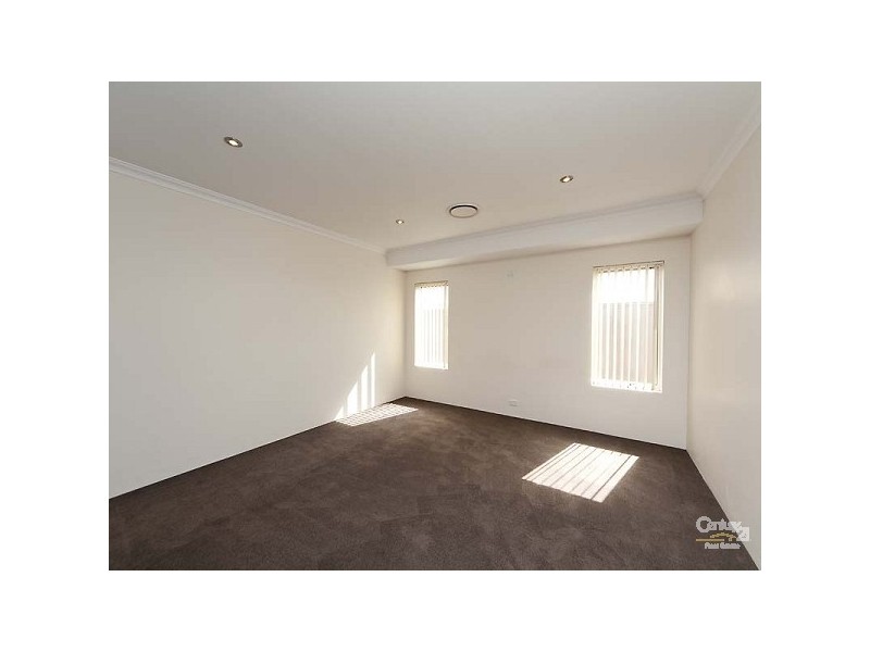 19 Edgecombe Pass, Aveley WA 6069