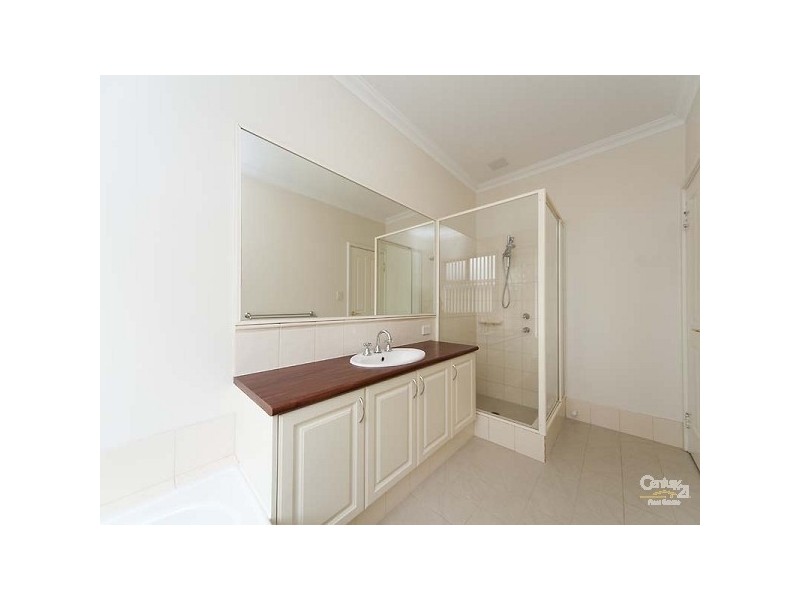 19 Edgecombe Pass, Aveley WA 6069